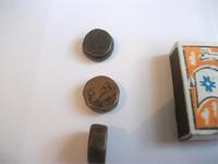 В Таджикистане при раскопке крепости приблизительно IV века были найдены 92 таких монеты.