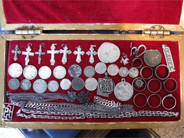 серебро,когда купаешься-снимай с себя всё,будь с природой на едине!