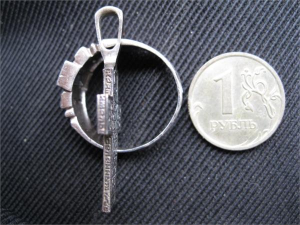 одна боковая сторона гурта крестика нательного