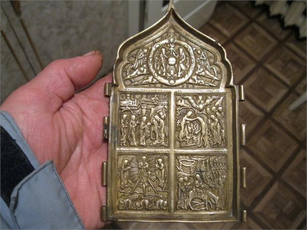 Бронзовая икона после мытья,створки не найдены.