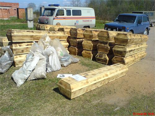 захоронение.с табличкой опознаный боец