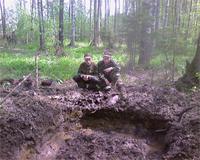 а вот эта траншея из которой изымали погибших(12человек)