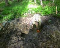 откачиваю воду из траншеи