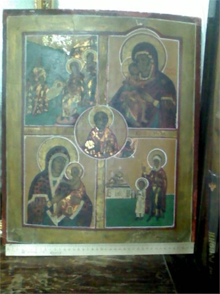 Икона покрашена маслянной краской. а под краской позолота