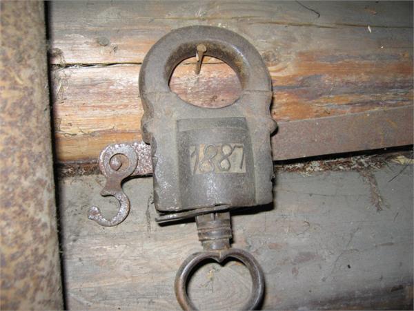 замок 2