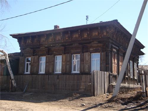 вот такие интересные дома ещё сохранились в Иркутске.