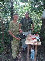 Стол накрыт, пора перекусить.