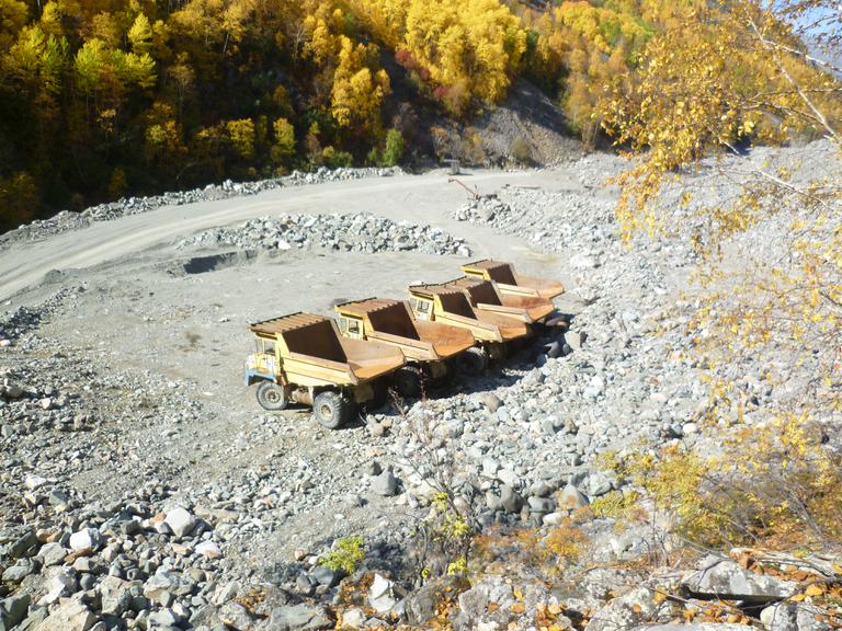 Много брошенной техники