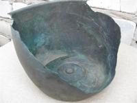 Чаша? Была найдена, к большому сожалению, в сильно поврежденном виде.