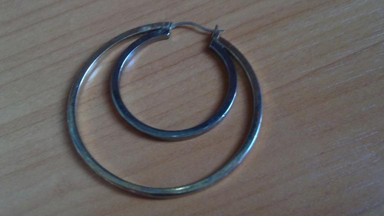 серьга (бижутерия)