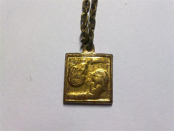 кулон на цепочки