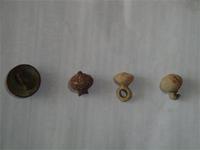 Пуговица обычная и 3 шт пуговицы гирьки