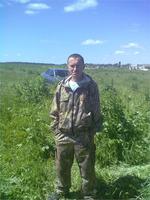 На месте старой деревни.рядом полуразрушенная ферма