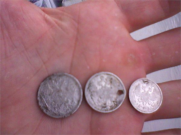 Какието вредители на шее носили!