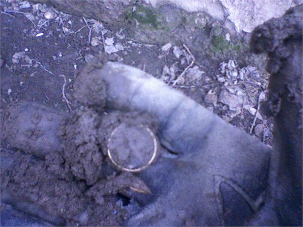 Звенело оно очень плохо, как железо только со свистом какимто, это все из за мусора металического.