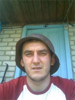 Эта каска найдена моим соседом в огороде своего двора. 