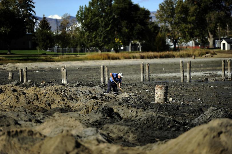 Джим Гриффин за работой на дне озера Беркели. (Joe Amon, The Denver Post)