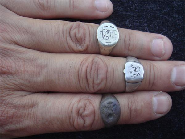 Колечки вензельные-1