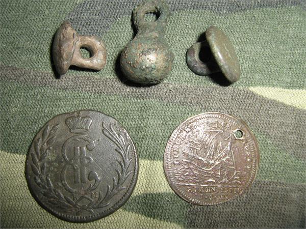 Находки 28.09.2011  монетовидный Жетон Иоганна Конрада Хогера Нюрнберг 1715 - ЖАЛЬ ИСПОРЧЕН ЛЮБИТЕЛЯМИ МОНИСТ....+СИБИРЬ 1 КОП 1777+ 2 МАЛ+1 БОЛЬШАЯ ГАЛУННАЯ-2