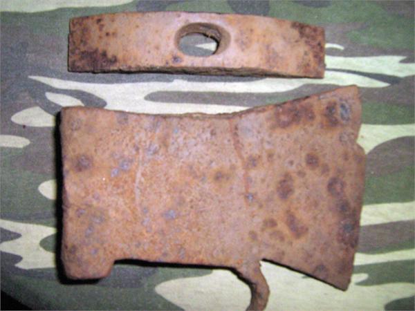 НАХОДКИ  01.10.2011_ СПЕЦ.МОЛОТОК+ТОПОРИК-1