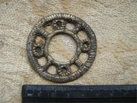 НЕТО БЛЯШКА,НЕ ТО ПРЯЖКА СЕРЕБРО(МАСШТАБН)-ЛИТЬЁ ОДНОСТОРОННЕЕ.