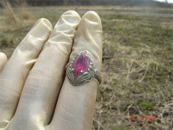 перстень с камушком