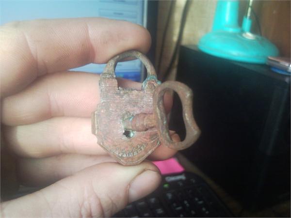 Замочик с надписью(Ивана Варыпаева)