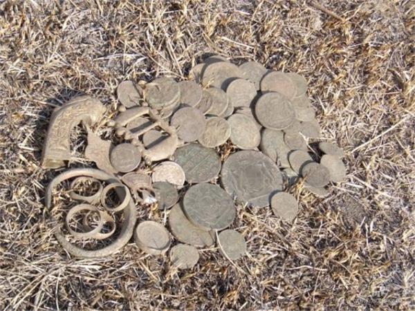 первый день на новом месте 56монет, 10коп сибирь 1766 продана за26тыс руб