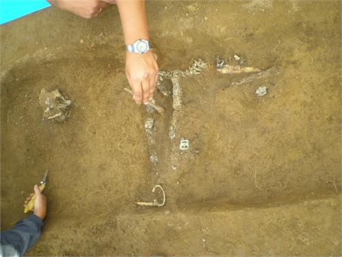 Могила воина. Баяновский могильник, Добрянский р-он Пермского края, 2007 год.