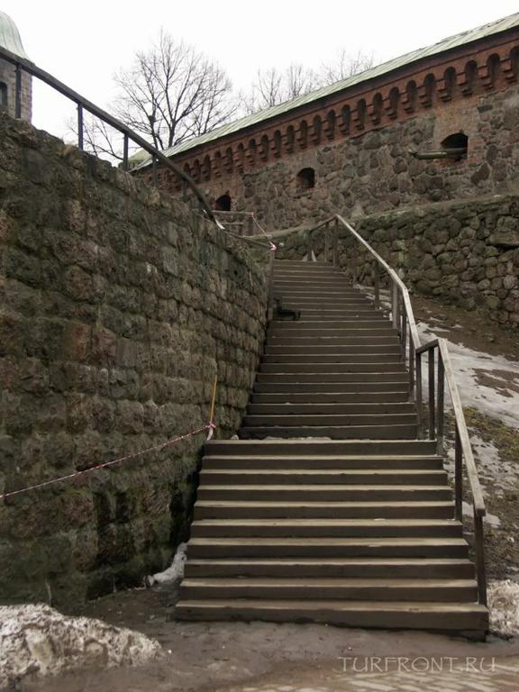 Замок и клады