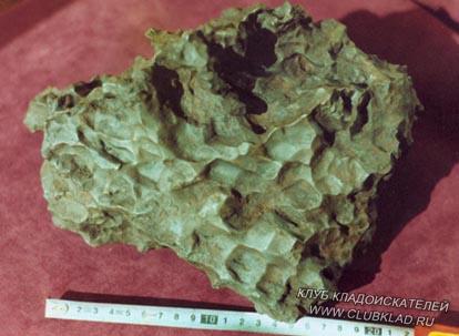 Сихотэ-Алинский железный метеорит осколок массой 6,3 кг найден в 2000 году