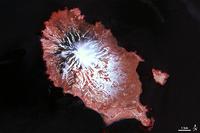 Серьезных кладоискателей давно привлекает один из островов Курильской гряды — Матуа. На нем могут быть спрятаны ни много ни мало золотые запасы японского правительства