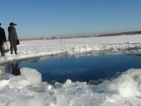 полынья на озере от падения метеорита