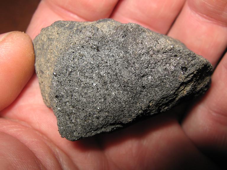 пористый как пенза, лёгкий, но фонит как серебро