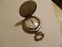 часики жаль сломаны