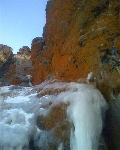 Вода и камень