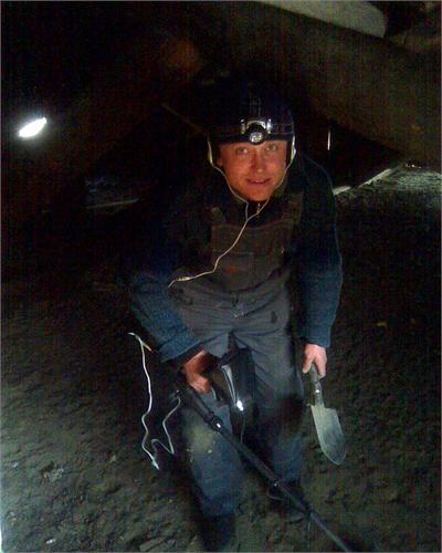 Первый опыт чердачного поиска. Ни хрена путнего не нашёл.