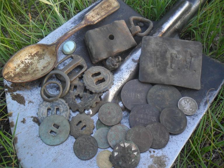 Побродил маленько на подвыбитом поле.