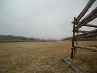 Погода портится,с сопок снег спускается:(