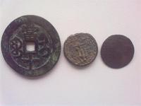 Китайская монета, образок и жетон Луи 16