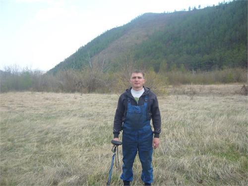 По Байкалу(он там за кустами :) )