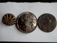 медная клепка, пуговица и денга 1766 года