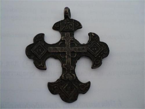 Крест найденный на поле