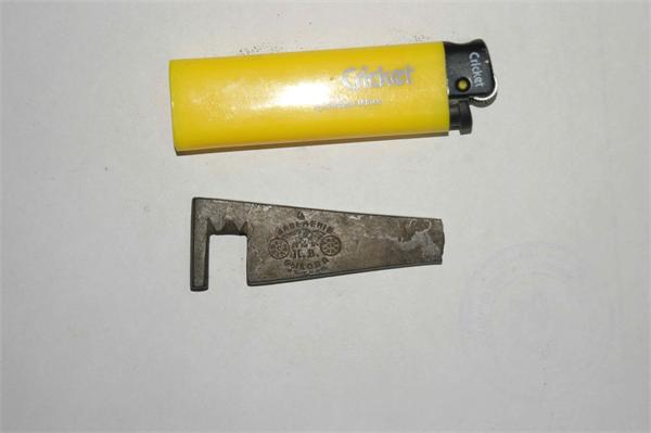 похоже на крючок