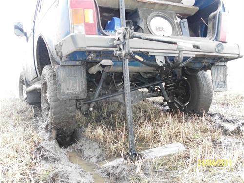 не легкая это работа из болота тащить бегемота.