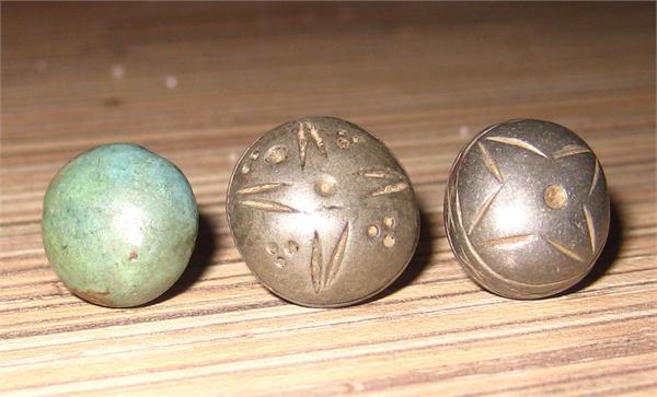 помогите определить что за металл, монеты все какалики а пуговици в идеале 26.07.2011г