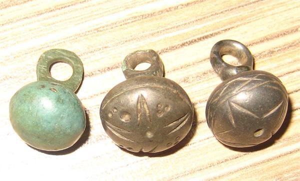 помогите определить что за металл, монеты все какалики а пуговици в идеале 26.07.2011г